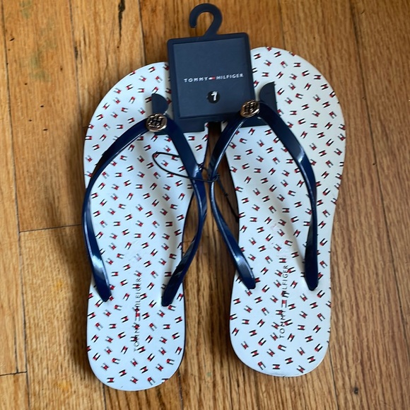 Tommy Hilfiger Shoes - Tommy Hilfiger flip flops 🩴